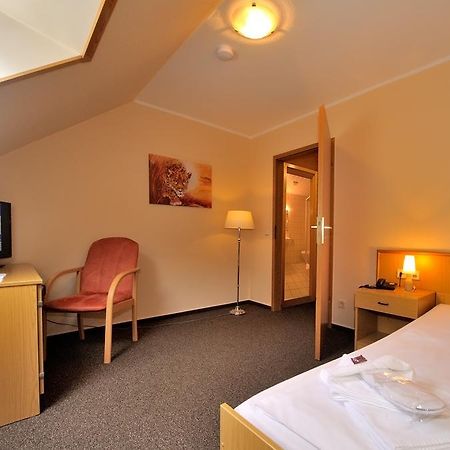 Waldhotel Bad Bibra ภายนอก รูปภาพ