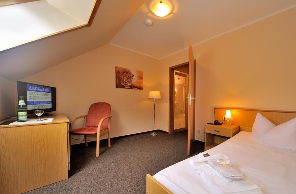 Waldhotel Bad Bibra ภายนอก รูปภาพ
